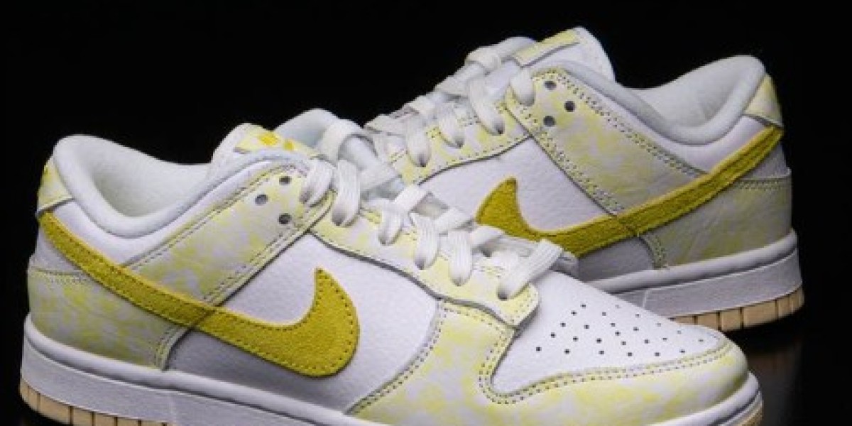 Nike Dunk Low OG WMNS Yellow Strike: A Bright Change